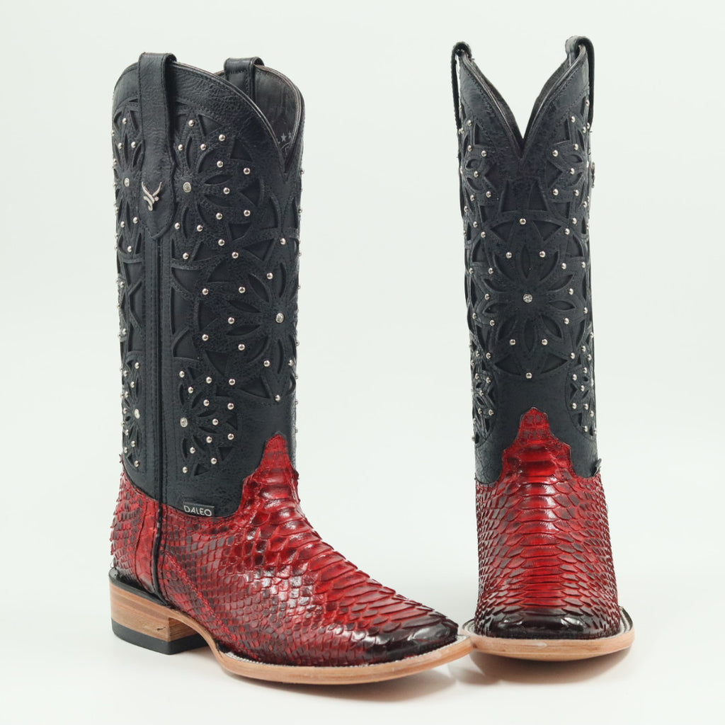 BOTA VAQUERA PARA DAMA DE PIEL PYTHON BLACK CHERRY MODELO RAQUEL