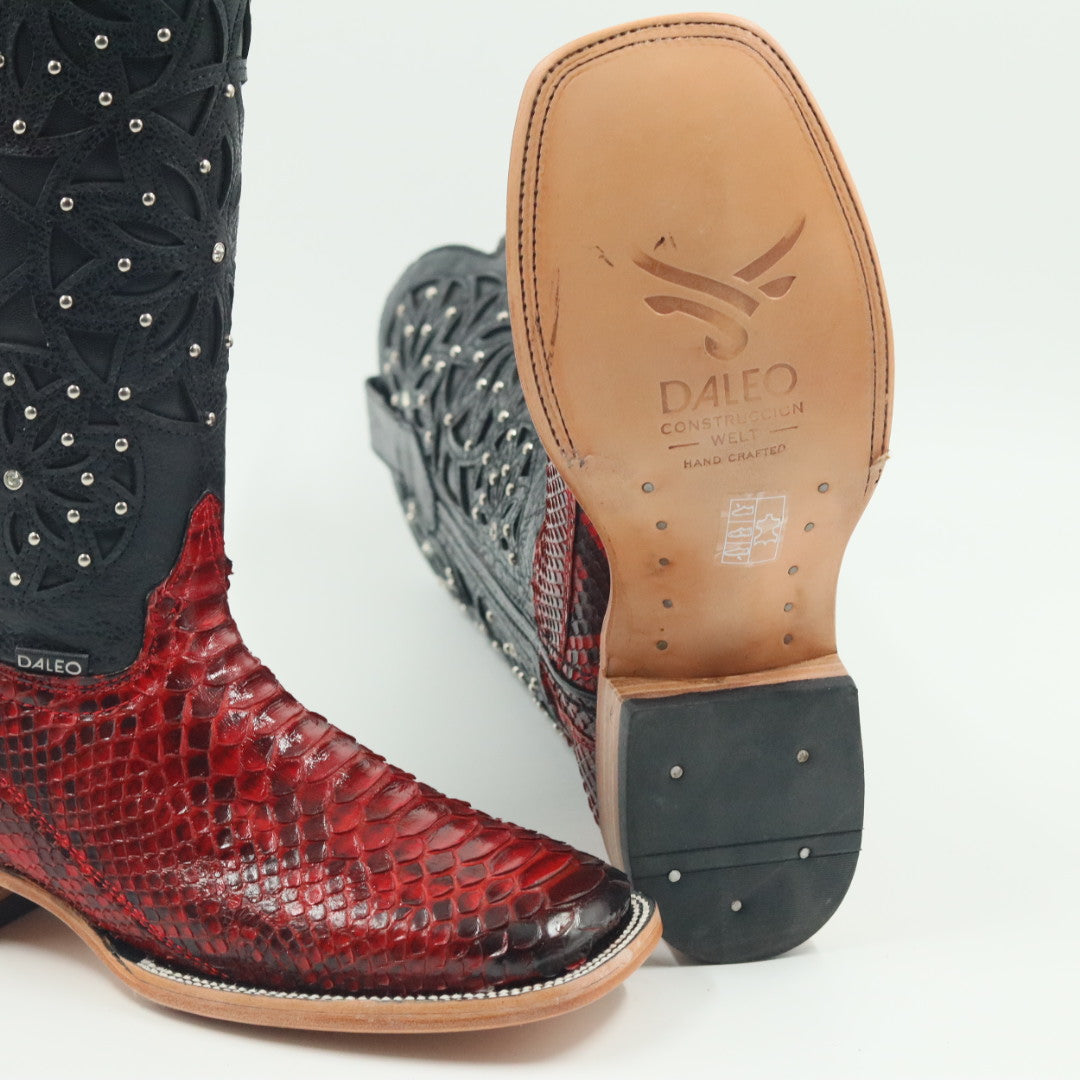 BOTA VAQUERA PARA DAMA DE PIEL PYTHON BLACK CHERRY MODELO RAQUEL