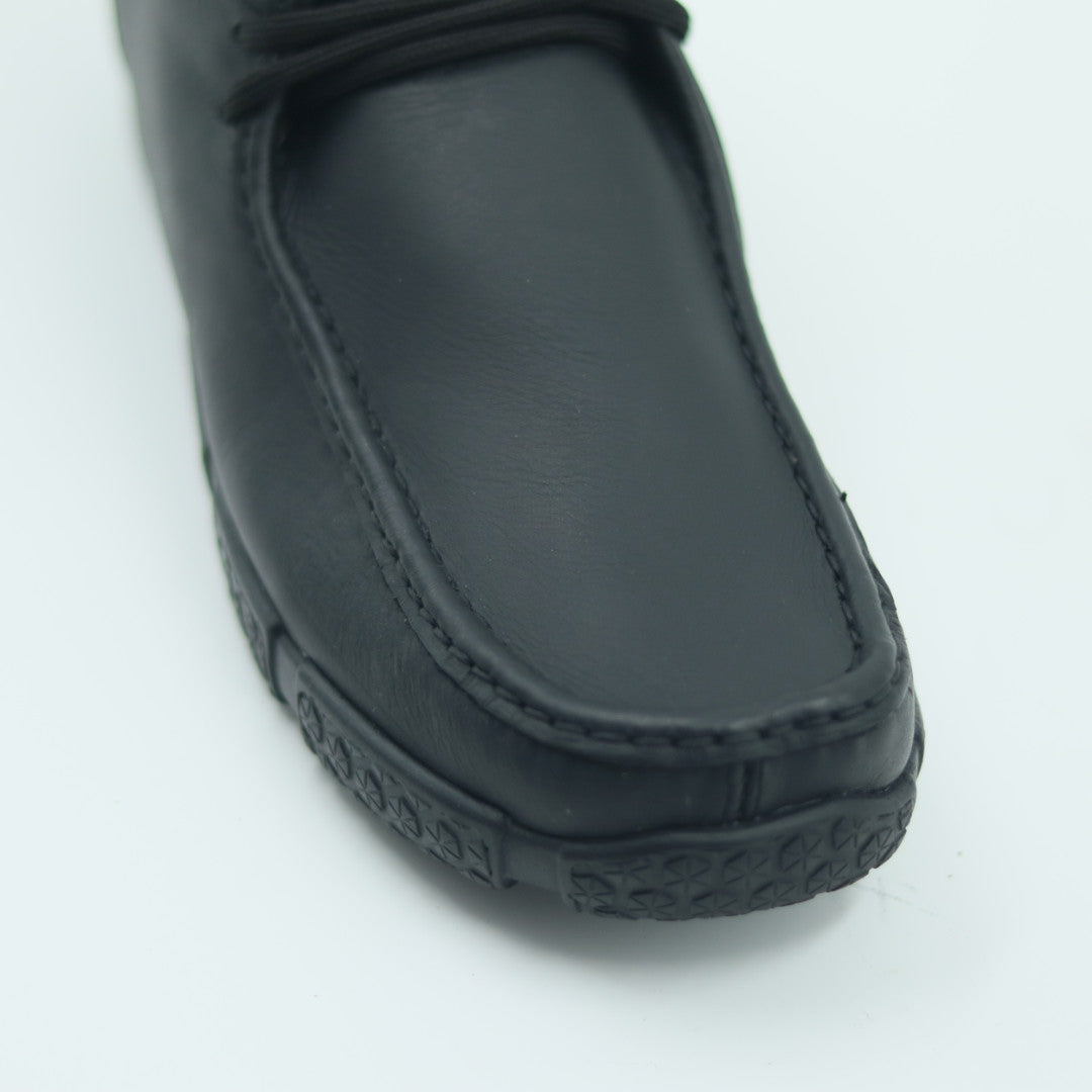 ZAPATO PARA CABALLERO DE PIEL MODELO WALLABI LISO NEGRO
